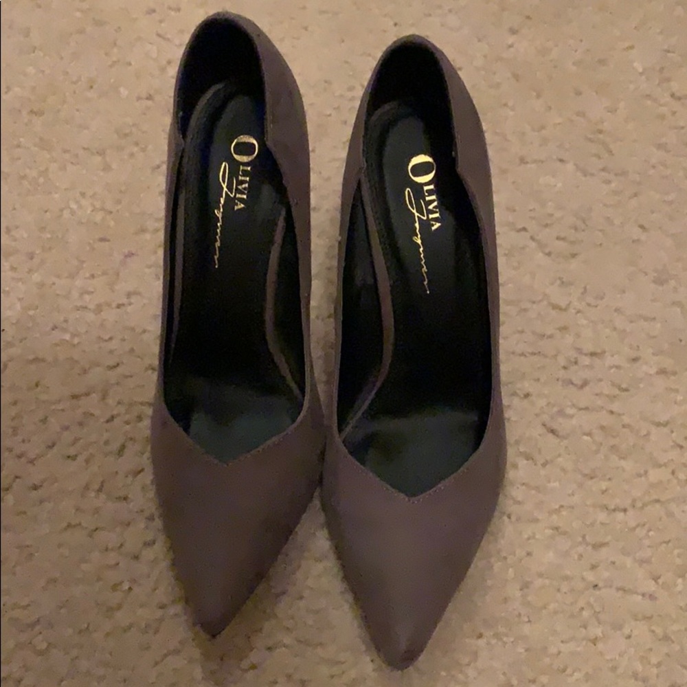 Gray heels